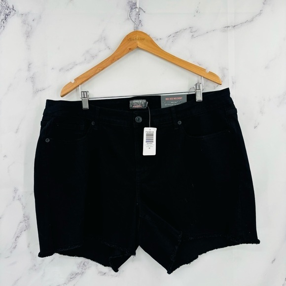 Torrid 5 Inch Vintage Stretch Mid-Rise Short - Deep Black - Picture 3 of 6